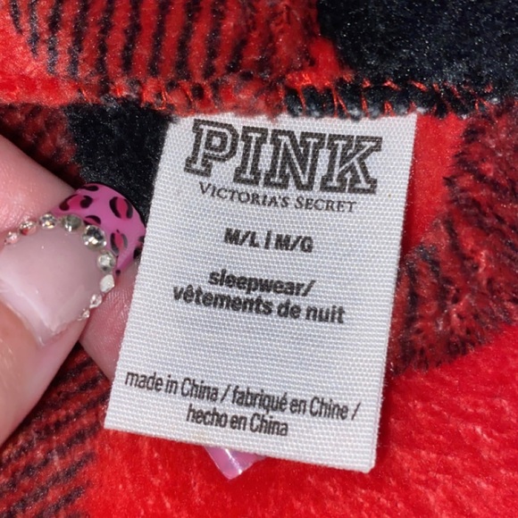 VS PINK Red Fluffy Plaid Robe - Picture 3 of 3